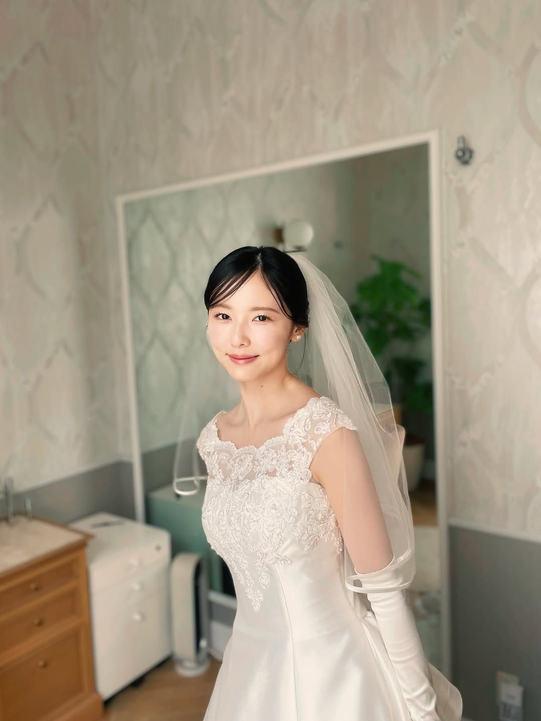 《寂静岭f》女主演员穿上婚纱 非常美丽惊艳