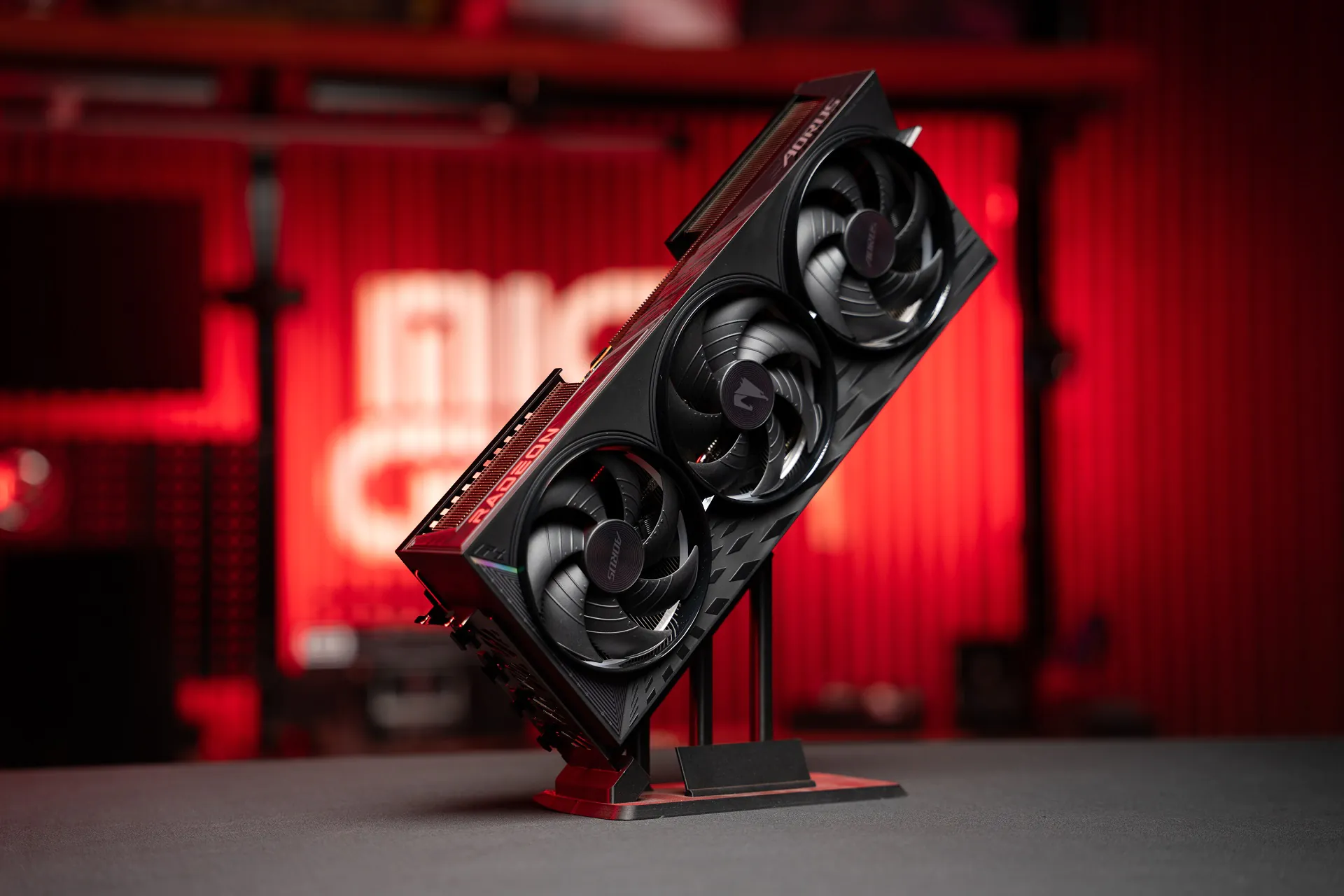 AMD停止支持旧显卡引起公愤!现认怂宣布继续支持