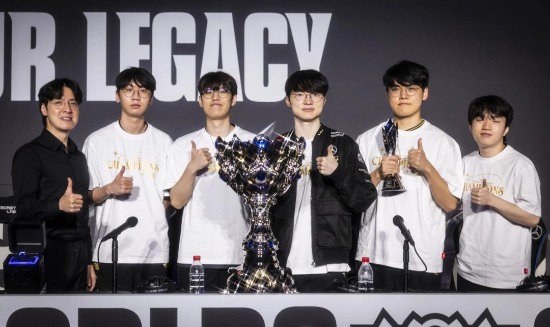 《英雄联盟》S15决赛赛后T1群访：年龄不是问题