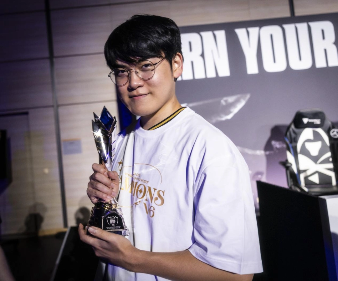 《英雄联盟》S15决赛赛后T1群访：年龄不是问题