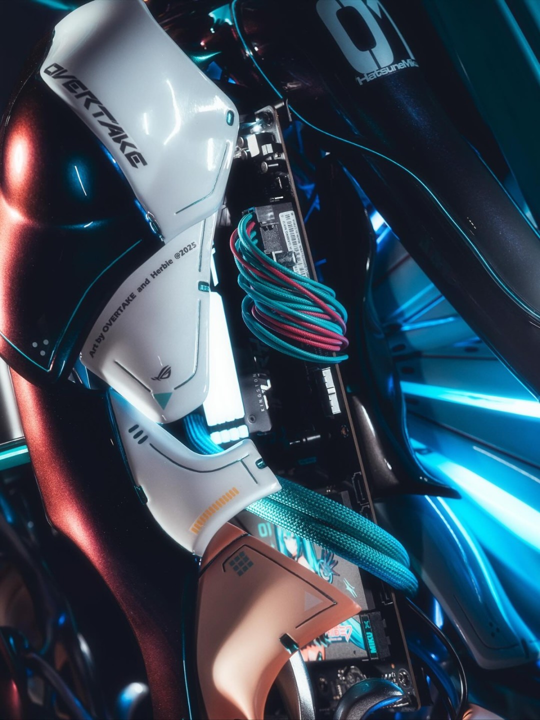 全球首台初音未来人形造型电竞主机 栩栩如生！