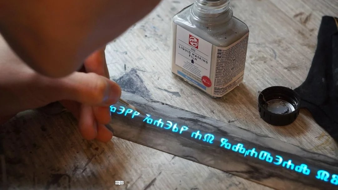 太帅了！ 粉丝用传统工艺自制《巫师4》希里cos服