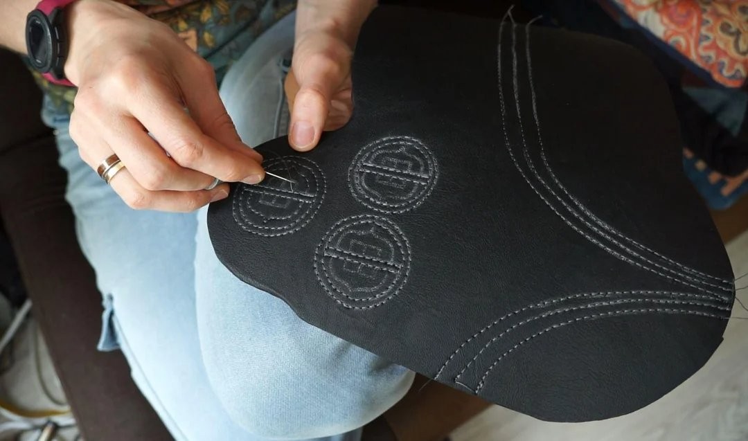 太帅了！ 粉丝用传统工艺自制《巫师4》希里cos服