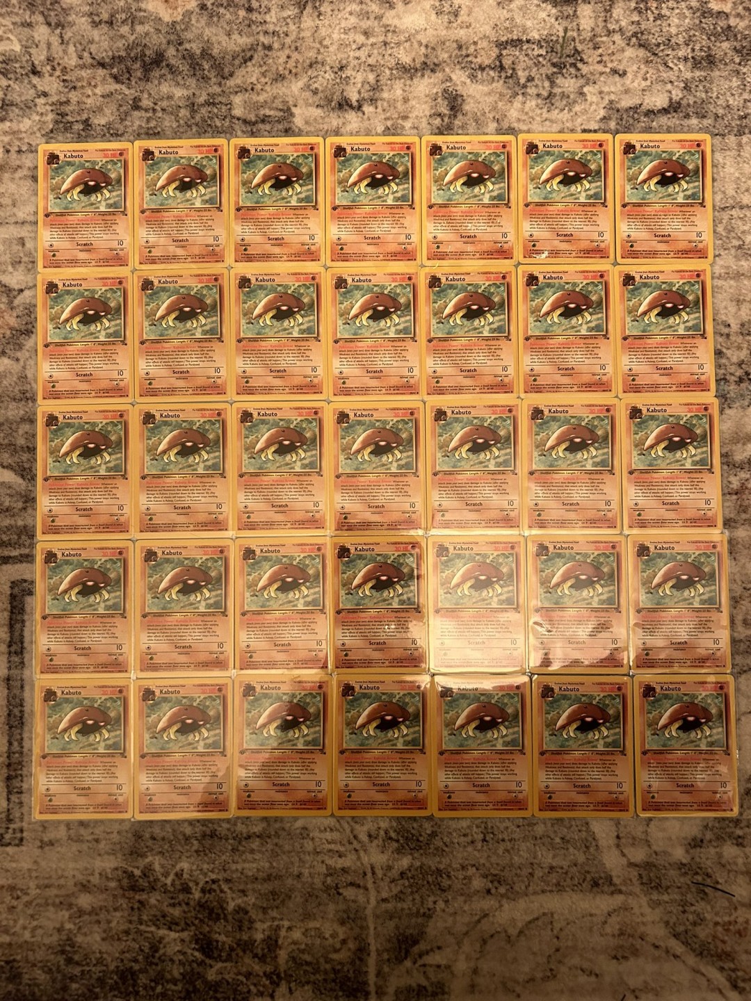 玩家专注收集宝可梦卡牌初代独角仙 囤货居奇价格暴涨