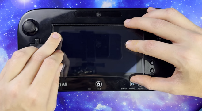 高玩魔改Wii U主机 塞入NS Lite游玩Switch游戏