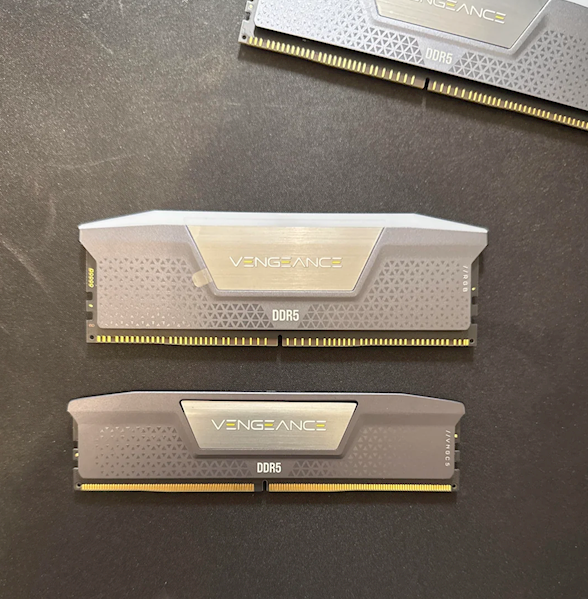 �������ɹ96G�ڴ��������� ��������RGB���������