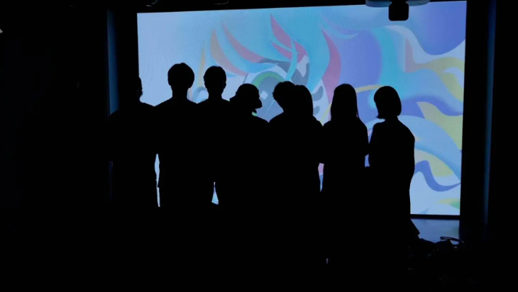 �ճ����������״�չ���Ƽ��˹��ϳɡ�����Σ����T����