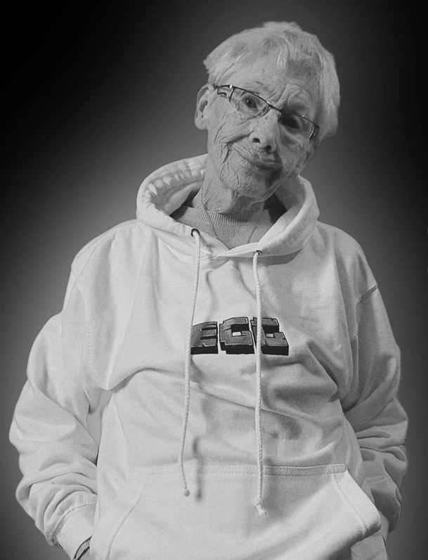 传奇网红Epic游戏老奶奶去世 TikTok有240万粉丝