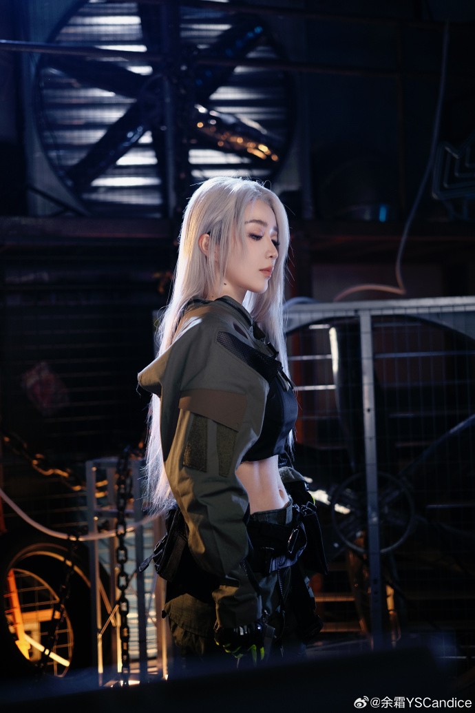 ��˪COS������ͻΧ����ͼ �׷����ճ�����