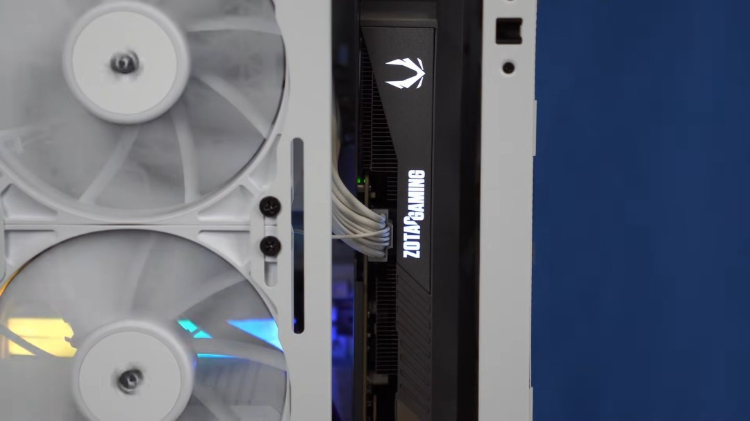 显卡接口烧毁频发 用原装线还是转接线？厂商各执一词