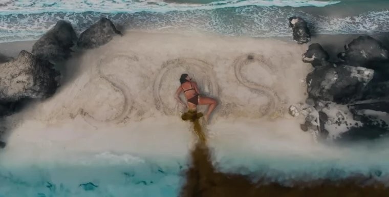 谁家马桶炸了？  恐怖电影把血改成棕色成搞笑片