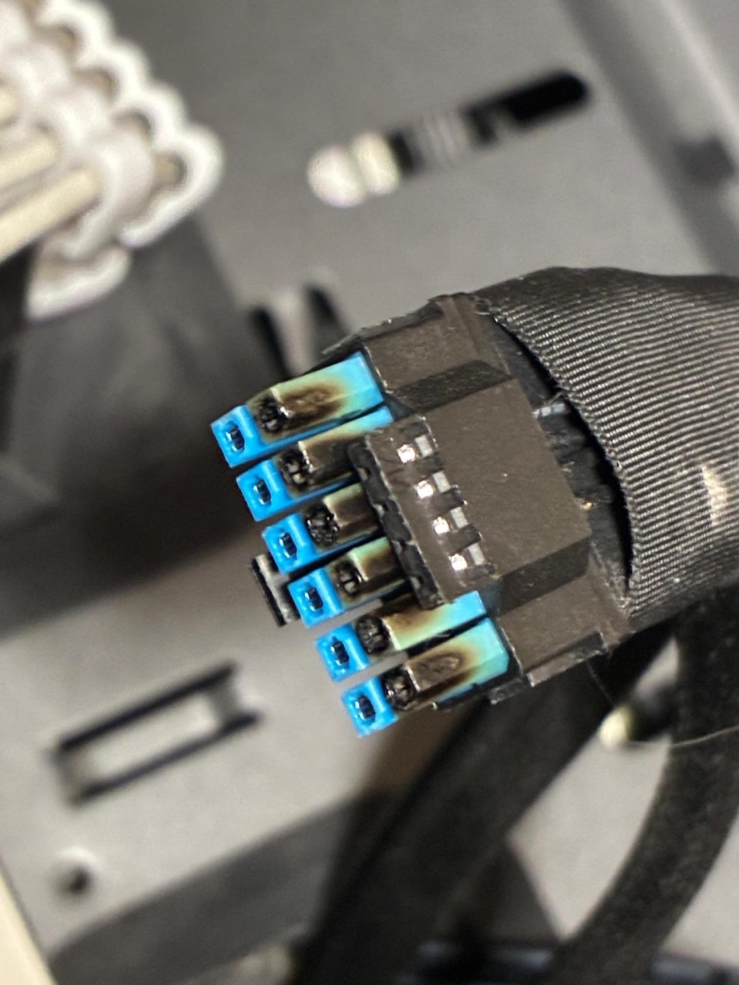 �ж��Կ�Ҳ�޷����⣺RX9070XT 16��ӿ�����