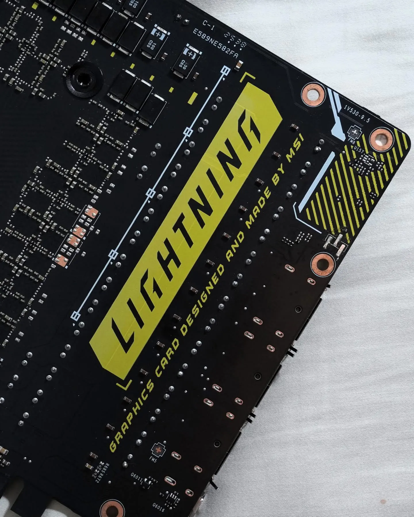 �ִܷ���¼��΢��RTX 5090 Lightning��������й¶