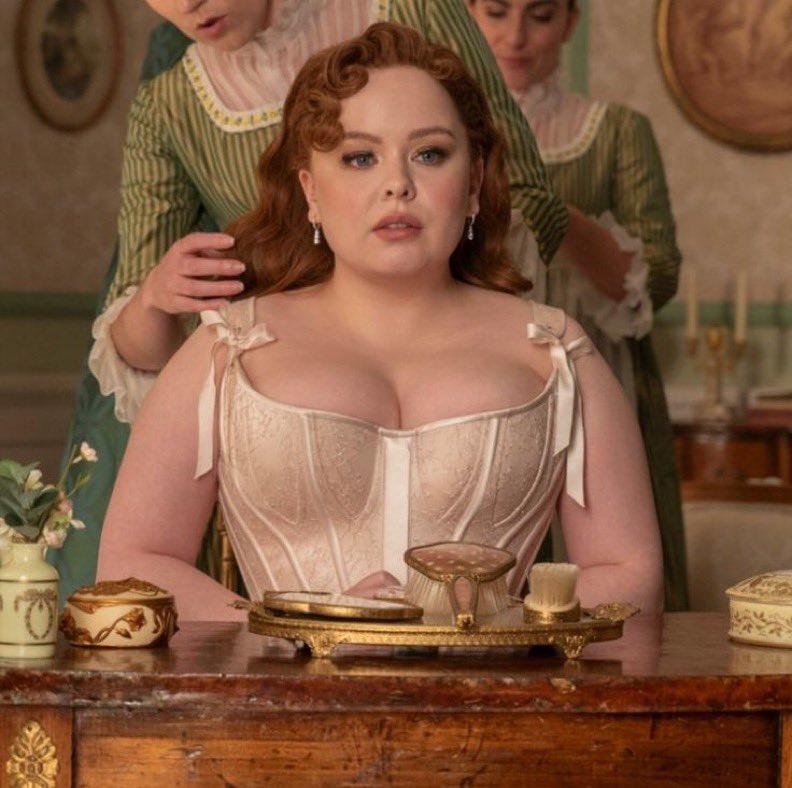 《布里奇顿》第三季收视不降反升 男女主公开撒狗粮