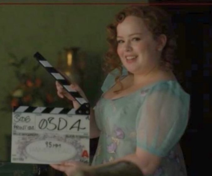 《布里奇顿》第三季收视不降反升 男女主公开撒狗粮