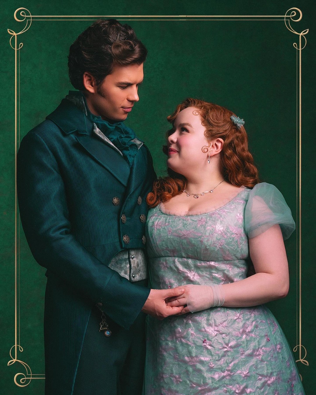 《布里奇顿》第三季收视不降反升 男女主公开撒狗粮