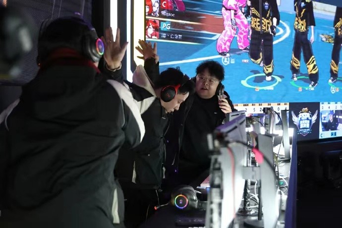 2025����ͷ����FSPLʢ����Ļ����UNKNOWN����������֮������ھ�