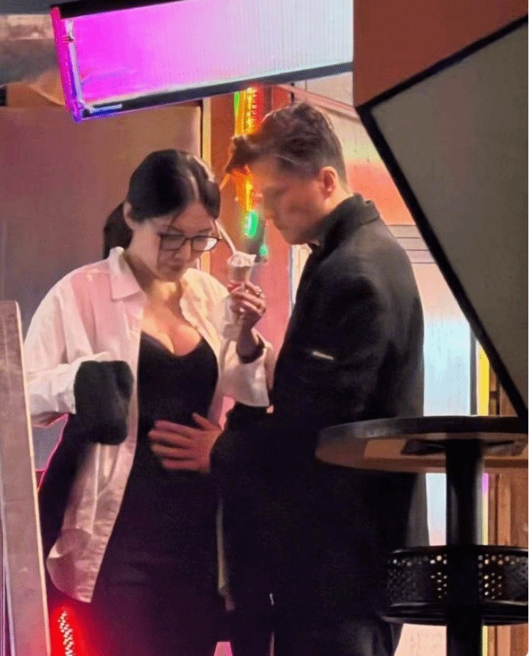 港媒曝徐冬冬疑似怀孕：停止健身 尹子维温柔摸肚子