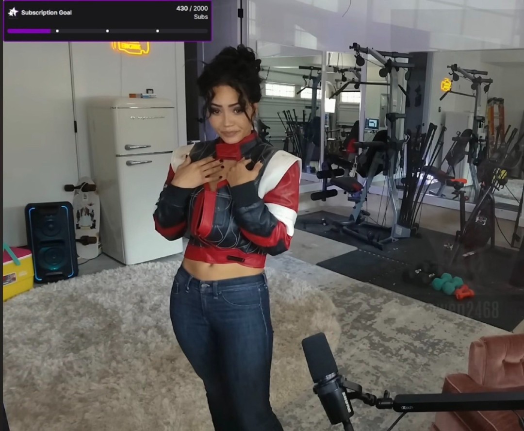 帕南原型直播《赛博朋克2077》 亲热剧情被父母撞见