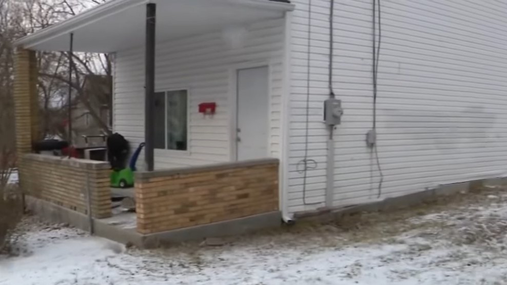 ����Ϊ͵PS5ð��ICE̽Ա �����17�����һȭ����