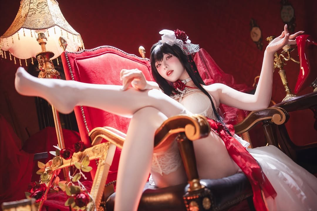 美女cos《棕色尘埃2》兔女郎达丽安 前凸后翘太美了！