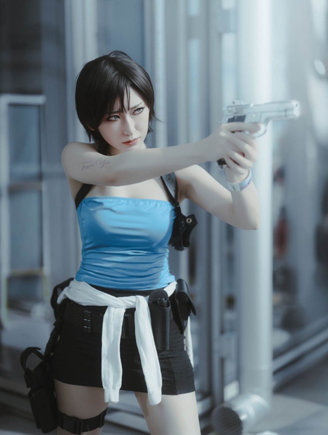 《生化危机》吉尔Cos美照 肤白腿长获玩家盛赞