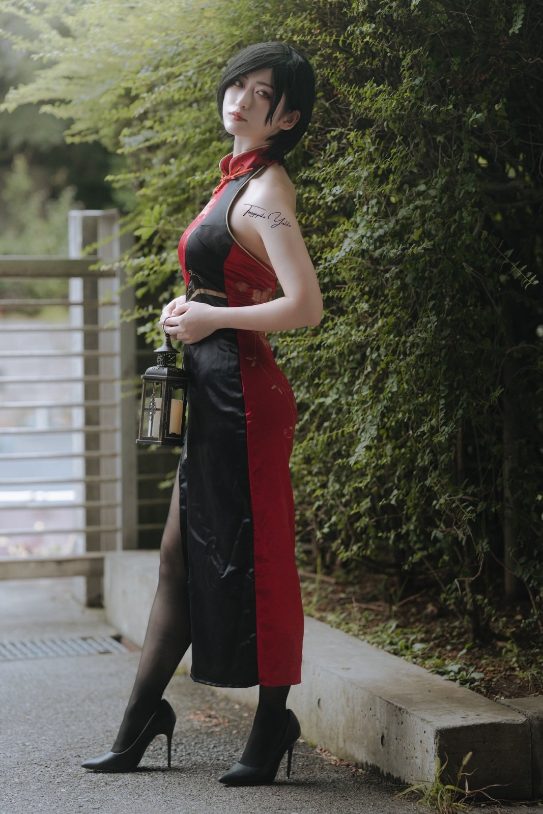 《生化危机》吉尔Cos美照 肤白腿长获玩家盛赞