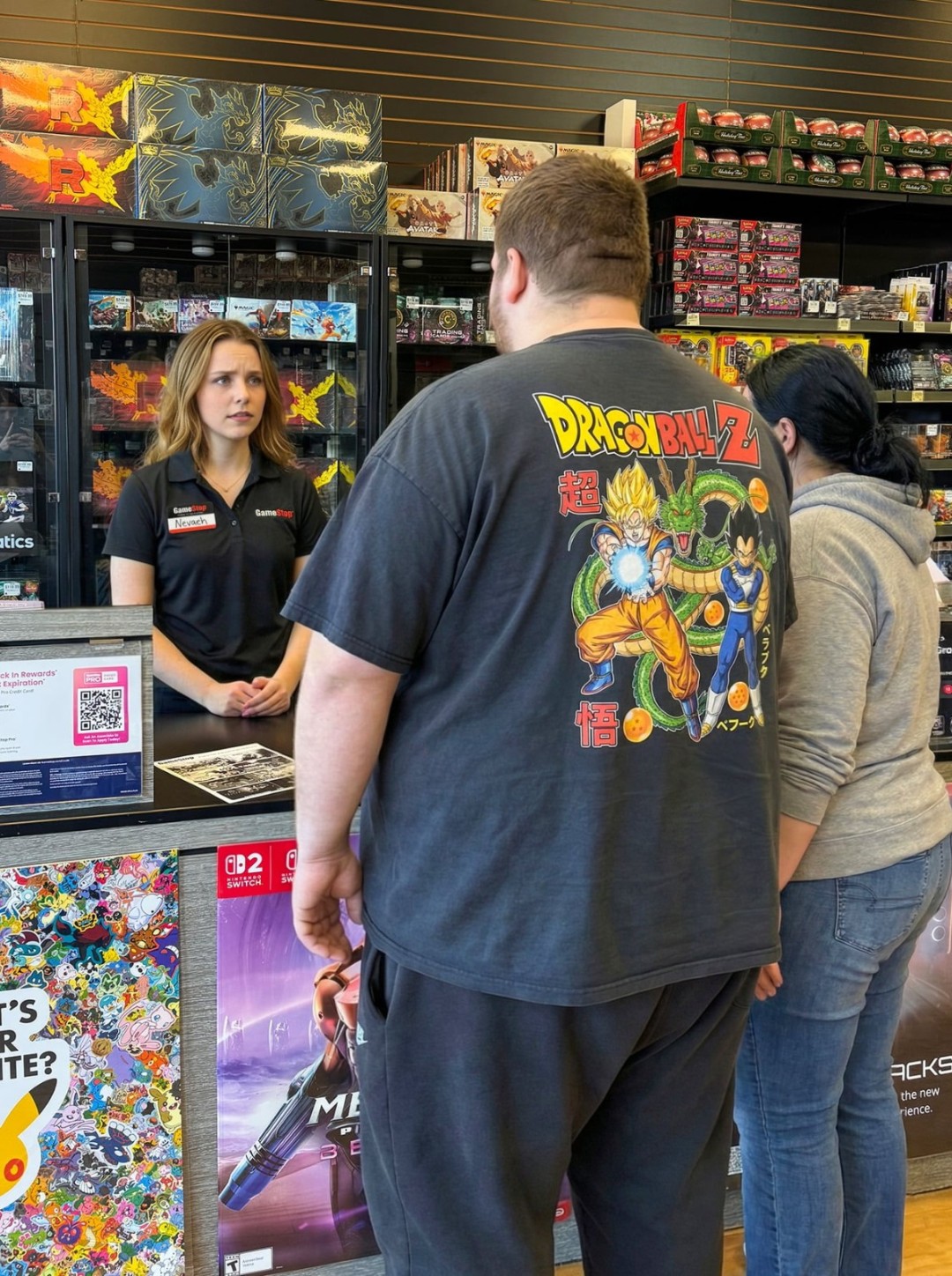 何意味？玩家竟拿自己女朋友去GameStop换积分购买PS5