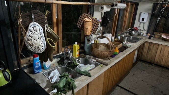 杨奇分享《黑神话：钟馗》实机幕后花絮 在摄影棚做饭！