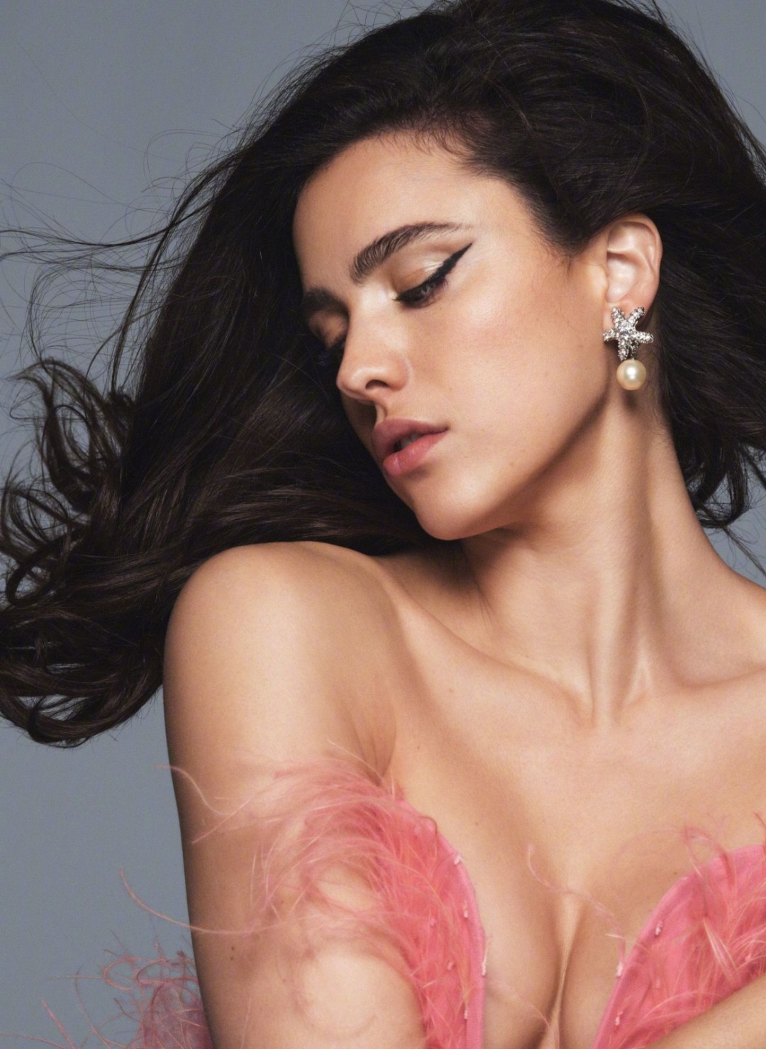 《死亡搁浅》玛玛演员玛格丽特写真 大胆造型展示