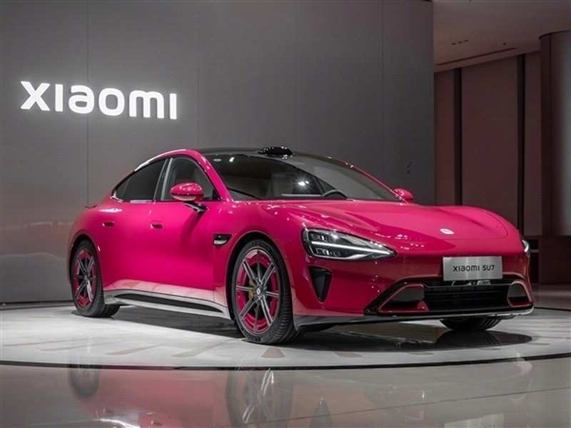 ��һ��С��SU7ȫ����ɫ��ϼ���Ļ ���ѣ��ܻ鳵����