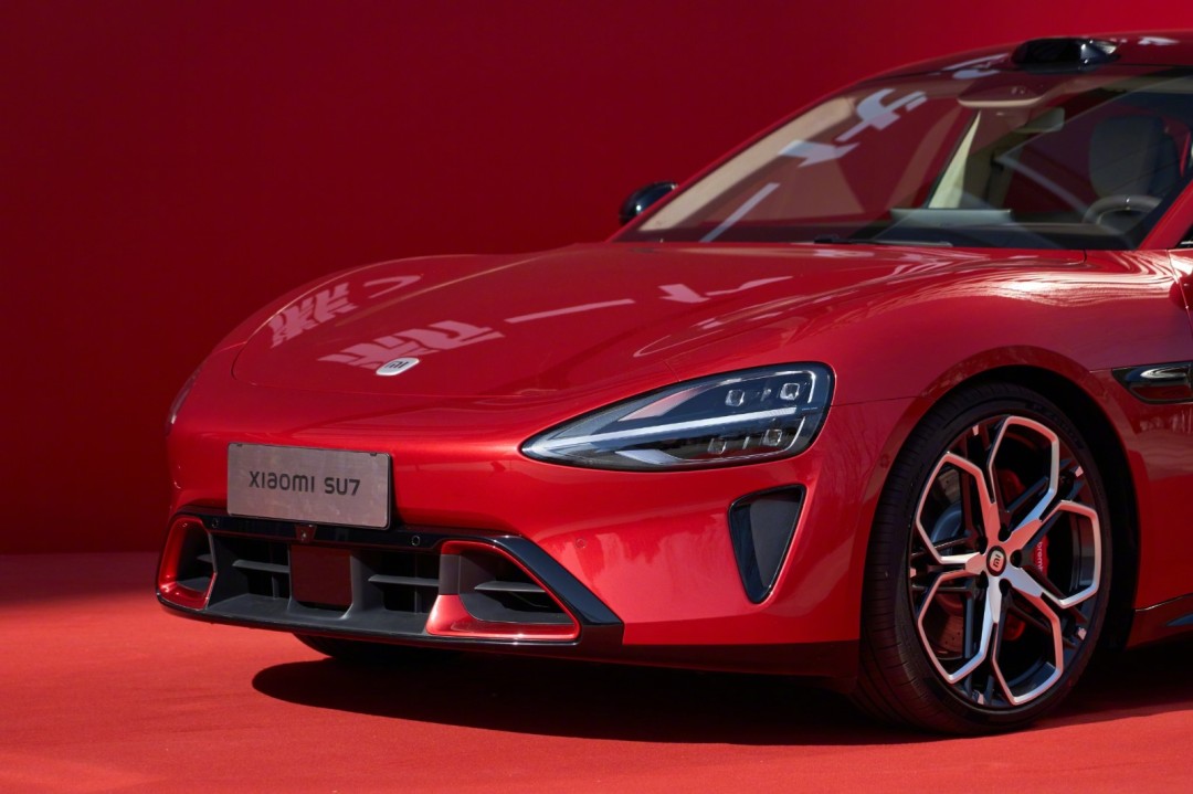 ��һ��С��SU7ȫ����ɫ��ϼ���Ļ ���ѣ��ܻ鳵����