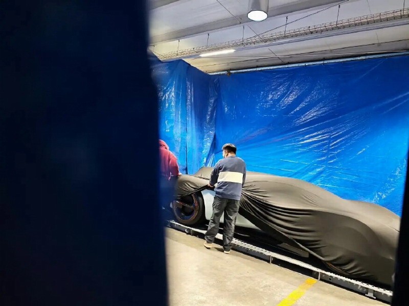 �׾��������ˣ������ĵ�С�׳����ܳ� ���κ���ͷ