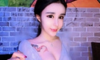The 16 -year -old girl is plastic surgery and becomes a snake essence to show off wealth. Do you have 500,000 per month?