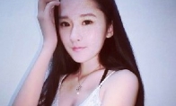 Douyu female anchor hopping Huya live broadcast income 10 times to buy lv Bao Xuan wealth