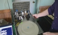 Computer enthusiasts self -made the world's largest U disk memory is only 10MB fitness artifact