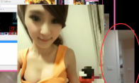 Taiwan LOL female anchor forgot the video!Bathing the live broadcast, Jiao's body was seen