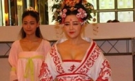 Beiying graduates want to be called Ban Bingbing after breast enhancement COS "Wu Mei Niang Legend"