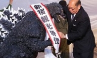 Ultraman has been crying and fainting in the toilet Godzilla has become a legal resident in Japan