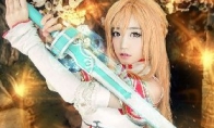 Spiral cat cute god Tomia's latest COS face value high -wearing white silk uniform is seductive