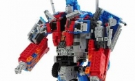 Physicists are also houses!Use Lego to build a deformable Optimus Prade model