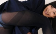 On Thursday, the latest welfare beautiful picture appreciate the goddess black silk long legs make people spray noseblee
