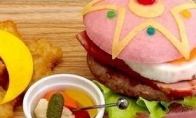 Japan launched the theme package of "Sailor Moon" for a burger for 93 yuan