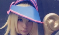 Black Demon Guide Coser Coser's unique temperament is also a game fan