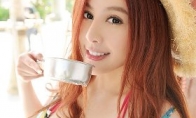 Wednesday Welfare Meitu Send keeps watching the girl's thighs in a good mood and a happy mood