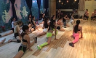 Directly hit the Hongyuan Lala Baby Devil Training: Beauty is riding in public in public