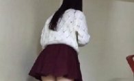Super cute video game female host Meizhao long legs can not only play for a year