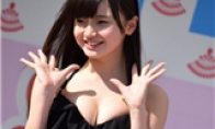 The 12 -year -old loli in Japan actually has a D cup!Wearing underwear high -following performance