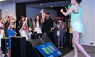 The Xbox body -sensation game goddess Kimko led the hot dance