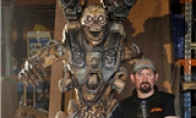 This craft is also a bunker!Genius hand -made destroyer 4 Monster statue